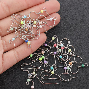 Ganchos para pendientes de acero inoxidable con cuentas y clips de resorte, colores variados, para la fabricación de pendientes, accesorios de joyería H1329 - Product Image 1