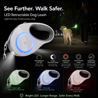 Tali Anjing LED Isi Ulang, Tali Jalan Hewan Peliharaan Otomatis 5m yang Dapat Ditarik dengan Cincin Bercahaya, Pegangan Ergonomis