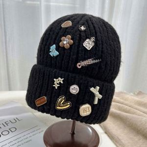 Gorros de Punto con Cristales de Moda al por Mayor, Gorros de Invierno de Lujo con Pedrería para Mujer, Gorros Tipo Beanie - Product Image 4
