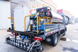 Véhicule intelligent de pulvérisation d'asphalte - Product Image 3