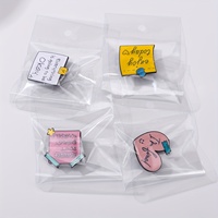 Alfileres de solapa de esmalte suave a granel de precio barato personalizado OEM ODM con palabras positivas, broches decorativos, alfileres personalizados