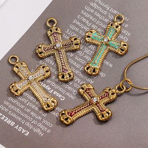 แกลเลอรีเครื่องประดับรูปกางเขน |   จี้รูปกางเขนเคลือบทอง 18K PVD บนสแตนเลสสตีล ประดับเพชรซิร์คอนและเคลือบเงา สำหรับทำเครื่องประดับ - Product Image 4