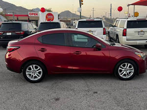 Toyota Yaris IA 2013, Sedán 4 Puertas, Volante a la Izquierda, Cuero, Venta al por Mayor, Coche Usado Sin Accidentes, Excelente Rendimiento de Combustible, Ruedas On-Star, Tracción Trasera, Oferta Económica - Product Image 5