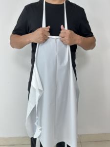 Delantal Desechable de Plástico de Alta Calidad, Impermeable, HDPE LDPE, sin Mangas, para Cocina, Servicio de Alimentos y Limpieza |   Fábrica en Vietnam - Product Image 1