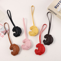 Porte-clés Croissant 3D en Cuir PU Style Dessin Animé, Breloque Créative pour Sac, Pendentif, Chaîne de Téléphone, Accessoire de Voiture, Cadeau pour Femme