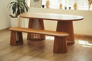 Ensemble de table à manger et de banc d'extérieur durable en bois massif au design moderne pour le salon du patio, du jardin et du restaurant - Product Image 4