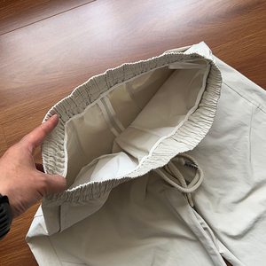 <span class=keywords><strong>Pantaloni</strong></span> Sportivi Unisex Larghi <span class=keywords><strong>con</strong></span> <span class=keywords><strong>Elastico</strong></span> <span class=keywords><strong>in</strong></span> Vita e Coulisse, <span class=keywords><strong>in</strong></span> Poliestere, per Palestra e Sport, Gamba Larga, Personalizzabili, Casual, Stile Baggy - Product Image 5