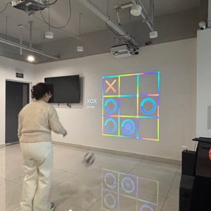 Sistema de Juego Interactivo de Proyección Infrarroja para Interiores XOX, Pared Digital Interactiva de Fútbol <span class=keywords><strong>con</strong></span> Respuesta Instantánea de 0.3ms - Product Image 1
