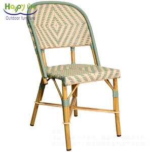 Chaise de salle à manger empilable <span class=keywords><strong>HappyLife</strong></span> en rotin PE avec finition bambou, chaise bistrot française en rotin et aluminium - Product Image 2