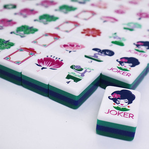 Juego de Mahjong Portátil de 160 Piezas, Estilo Occidental, 4 Capas, Moderno, Color Verde, con Diseño de Joker, Acrílico, para 4 Jugadores - Product Image 6