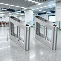 Barriera a battente con riconoscimento facciale, controllo accessi biometrico, tornello automatico di sicurezza per pedoni