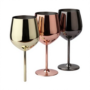 Collection de gobelets à vin métalliques modernes en finitions or, or rose, noir et argent pour les dîners de luxe, l'hôtellerie et les événements - Product Image 1
