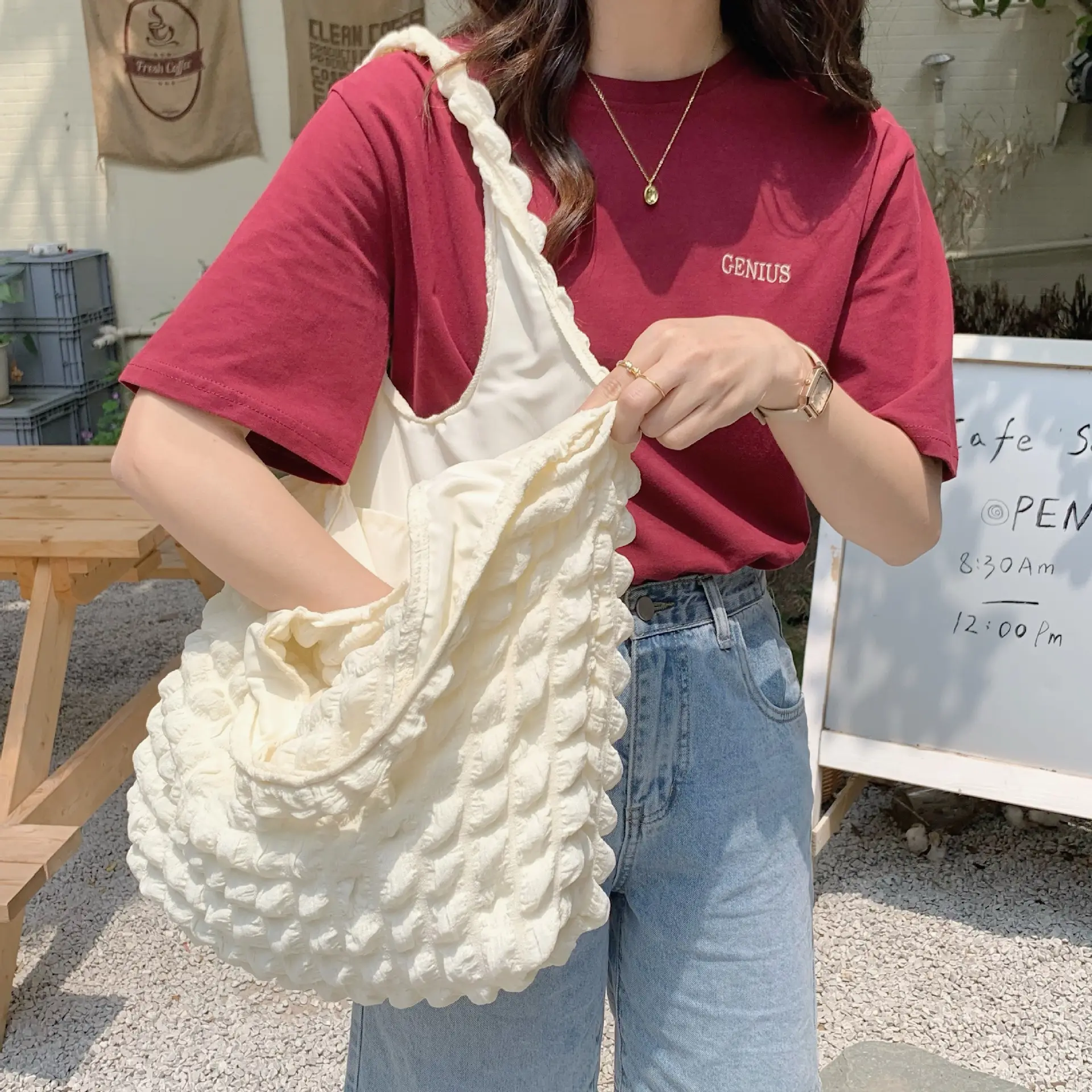 Neuer Stil einfache gesteppte leichte Handtasche für Studenten Damen Einkaufstasche große Kapazität Cloud-Bubble-Schulter-Handtaschen
