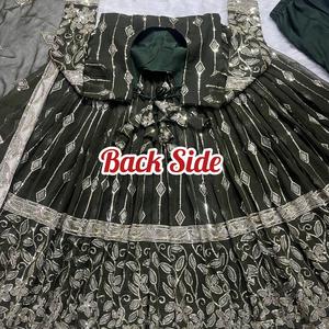 Georgette Anarkali con trabajo de bordado de plata Jari para el yugo Bordado de hilo fino que parece rico y elegante un perfecto - Product Image 3