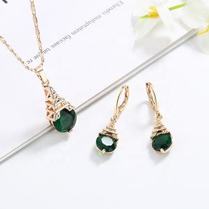 Ensemble de bijoux en laiton plaqué or 18 carats avec zircone pour femmes, ensemble collier et boucles d'oreilles pour mariage et fête - Product Image 3