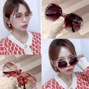 <span class=keywords><strong>2022</strong></span> mode marque Design Vintage sans monture strass <span class=keywords><strong>lunettes</strong></span> de soleil femmes hommes rétro coupe lentille dégradé <span class=keywords><strong>lunettes</strong></span> de soleil <span class=keywords><strong>femme</strong></span> - Product Image 2