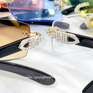 <span class=keywords><strong>Occhiali</strong></span> da Sole Rettangolari Senza Montatura Stile Retrò con Diamanti, Design di Marca per Uomo, Lenti Sfumate con Strass 2022 - Product Image 3