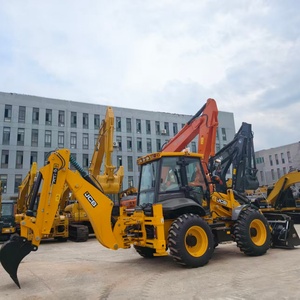 Chargeuse-pelleteuse JCB 4CX neuve en excellent état, bien entretenue, prix compétitif, faible consommation de carburant, en stock - Product Image 4