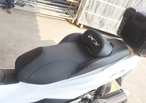 Siège de moto personnalisé pour <span class=keywords><strong>Honda</strong></span> <span class=keywords><strong>PCX</strong></span> 160 2024, fourniture d'usine OEM, confortable et antidérapant - Product Image 5