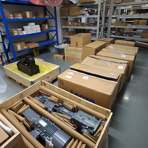 Motor de Engranajes Helicoidales Cónicos Serie G500 Lenze 16897619 Original Nuevo |   Variador de Frecuencia de Ángulo Recto, IE3, Garantía de 12 Meses - Product Image 6