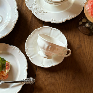 Customized Nordic Flower Eco-friendly Luxury Ceramic Tableware <b>Set</b> Round <b>White</b> Wedding Plate <b>Dinner</b> <b>Sets</b> for Hotel Restaurant - Product Image 5