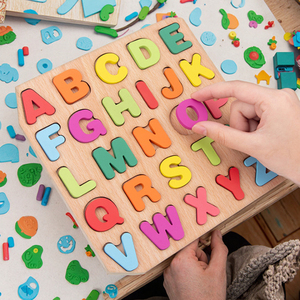 Rompecabezas de alfabeto de madera con logotipo personalizado, rompecabezas de números de letras <span class=keywords><strong>ABC</strong></span> para niños pequeños, juguetes educativos para niños en edad preescolar - Product Image 1