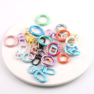 Hebilla de puerta en forma de U colorida con anillo de resorte, 20mm 25mm, clip metálico, accesorios de joyería DIY para la fabricación de dijes para bolsos - Product Image 1