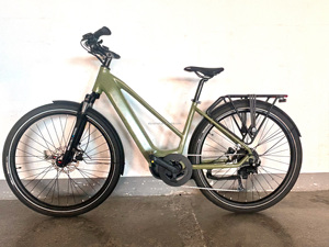 <span class=keywords><strong>Bici</strong></span> <span class=keywords><strong>da</strong></span> strada stile germania 250W <span class=keywords><strong>bici</strong></span> <span class=keywords><strong>elettrica</strong></span> Mid Drive 28 pollici passo attraverso 48V bicicletta <span class=keywords><strong>elettrica</strong></span> 80KM a lungo raggio <span class=keywords><strong>bici</strong></span> <span class=keywords><strong>da</strong></span> Trekking - Product Image 3