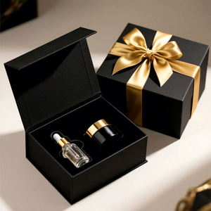 กล่องบรรจุภัณฑ์น้ำหอมแม่เหล็กสีดำพิมพ์ลายทองคำแบบสั่งทำพิเศษ FX Eu Trendy พร้อมโลโก้ปั๊มฟอยล์ทองคำ  กล่องบรรจุภัณฑ์เครื่องสำอางแบบทำมือสั่งทำพิเศษ - Product Image 1