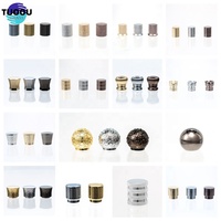 TUOOU Stock Venta al por mayor BALL Horn Design Aleación de zinc Tapa de botella de metal Cierre de lujo Zamac Perfume Cap Embalaje cosmético de gama alta