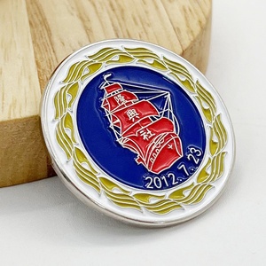 Nome personalizzato all'ingrosso Logo in metallo morbido smalto per Club distintivo con spilla in smalto alla rinfusa e spilla per il petto uniforme con spilla magnetica distintivo