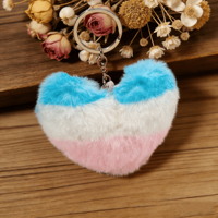 Porte-clés en forme de cœur avec pompon, porte-clés en peluche douce, porte-clés en fausse fourrure colorée, pompons moelleux, porte-clés en boule de pompon pour femmes et filles
