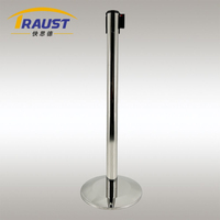 Support de poteaux en acier rétractable pour l'extérieur Ligne de file d'attente Ruban pour aéroport Contrôleur de foule Barrière en béton Stanchion Durable PE Rubber