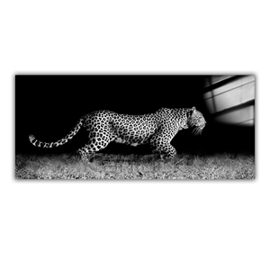 Majestueuze Sprong: De Stille Jagerslakprint Op Canvasdrukkunst - Product Image 1