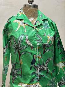 ชุดนอนผ้าฝ้ายสีม่วงและสีเขียวพิมพ์ลายป่า แขนยาว สวมใส่สบาย สำหรับผู้หญิง ราคาขายส่ง - Product Image 4