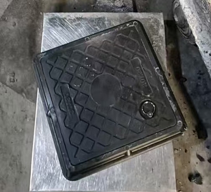 사우디아라비아 시장용 FRP 복합 수지 사각 맨홀 뚜껑 - Product Image 3