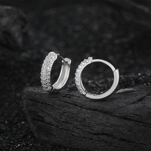 Orecchini a Cerchio Piccoli in Argento Sterling 925 con Diamanti, Design di Lusso Elegante e Versatile per Donne - Product Image 5