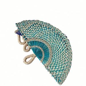 พัดสานจากฟางธรรมชาติ ลดราคาพิเศษ ใช้ตกแต่งผนังห้องนั่งเล่น ระเบียงบ้าน หรือแขวนประดับ - Product Image 1