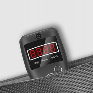 Direktverkauf ab Werk Tragbarer Alkoholtester Auto-Zubehör Halbleiter-Sensor LED-Anzeige 20 Testaufzeichnungen Persönlich - Product Image 6