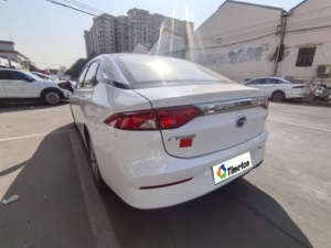 Auto Elettrica Economica Bianca Nuova Energia 4 Porte 5 Posti Berlina Aion <span class=keywords><strong>S</strong></span> Autonomia 410km Modello 2019 Usata - Product Image 4