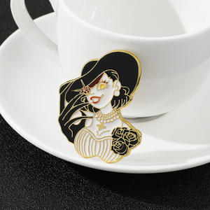 Mme Timitrescu – épingle en émail dur pour femme, épingle de revers personnalisée pour Halloween, Badge en métal - Product Image 4