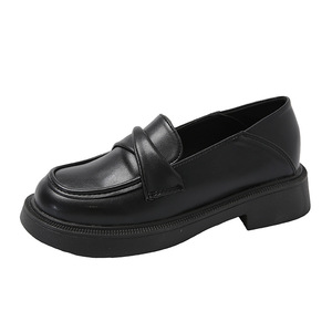 2026 Women's Low Top <b>Comfortable</b> Casual Leather Shoes Anti-slip Patent Leather Slip-on Walking Shoes - Product Image 1