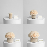 Lovebay – Fleurs éternelles de haute qualité dans un vase en travertin – Roses préservées longue durée dans un vase en pierre