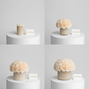 Lovebay – Fleurs éternelles de haute qualité dans un vase en travertin – Roses préservées longue durée dans un vase en pierre - Product Image 3
