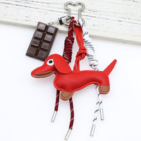 En stock : Pendentifs pour sacs en cuir rose motif Teckel mignon, porte-clés de couple, porte-clés décoratifs pour voiture