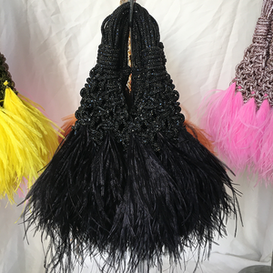 Pochette di Lusso Firmata da Donna Intrecciata a Mano con Strass, Piume e Motivo Traforato per Feste e Balli - Product Image 6