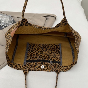 Sac fourre-tout en toile imprimé léopard style décontracté, unisexe, grande capacité, tendance, sac à bandoulière et à main pour les trajets quotidiens - Product Image 4