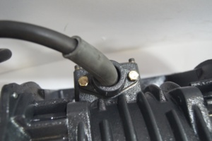 มอเตอร์สั่นสะเทือน 240V AC สามเฟส 4 โพล ได้รับการรับรองมาตรฐาน CE ป้องกันน้ำและฝุ่นระดับ IP55 แรงสั่นสะเทือน 5000 กก. 50/60Hz รุ่น B-422003 Vibrati - Product Image 3