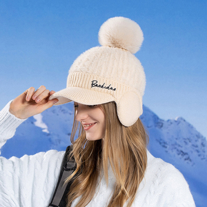 <span class=keywords><strong>Bonnet</strong></span> en velours tricoté chaud d'hiver pour <span class=keywords><strong>femme</strong></span>, style européen et américain, avec <span class=keywords><strong>pompon</strong></span>, protection des oreilles, anti-froid - Product Image 2
