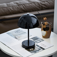 Lampe de table LED rétro de bar à café sans fil à capteur tactile rechargeable Décoration lumineuse de restaurant de luxe personnalisable haut de gamme